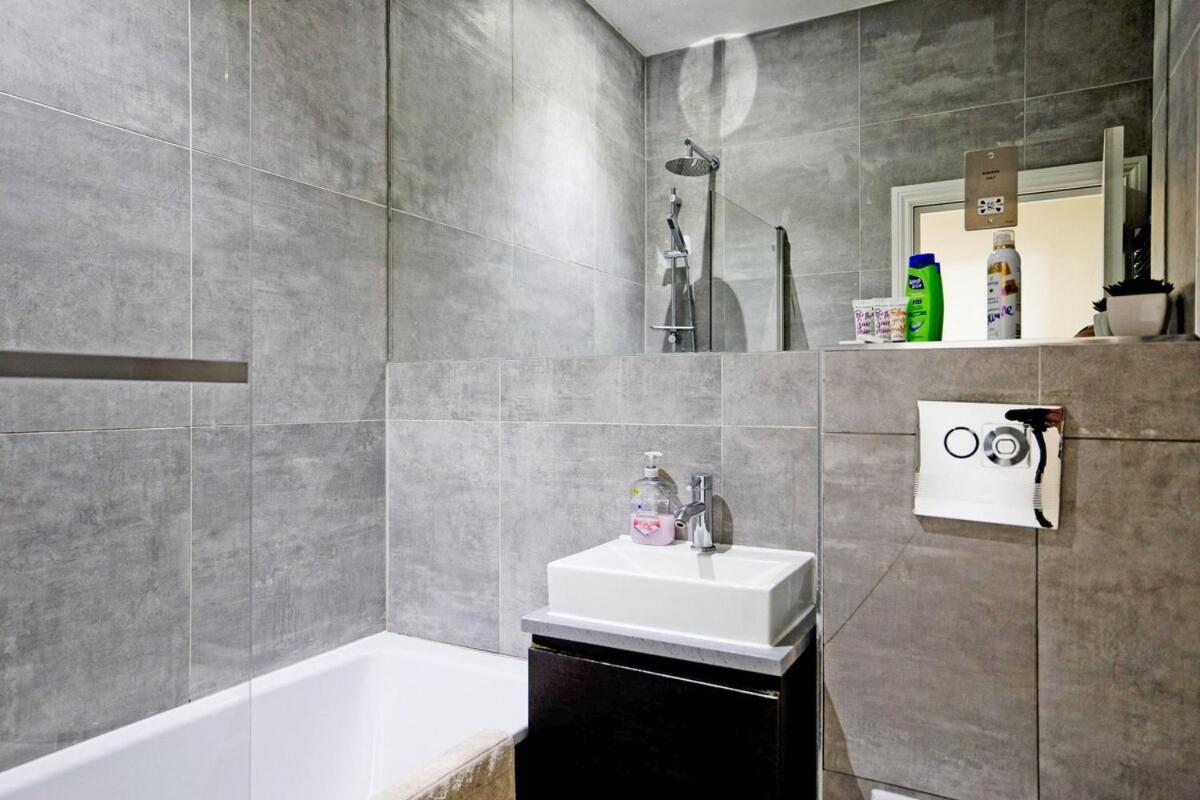Bright & Modern 2br Flat In Kensington * Londres